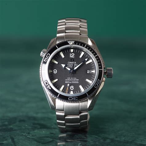 omega seamaster professional 600m 2000ft.